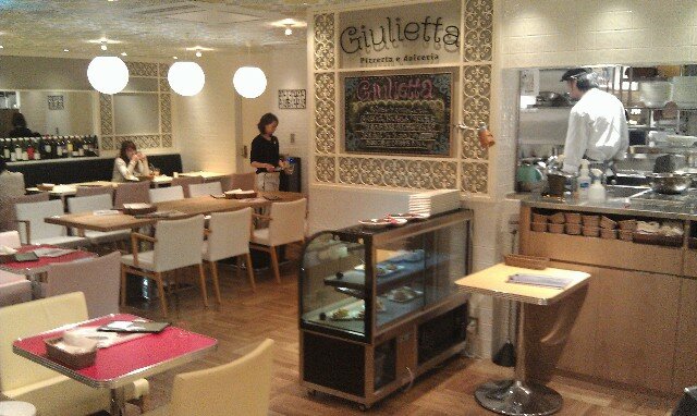 Dining at Giulietta Pizzeria Restaurant Shinjuku Tokyo