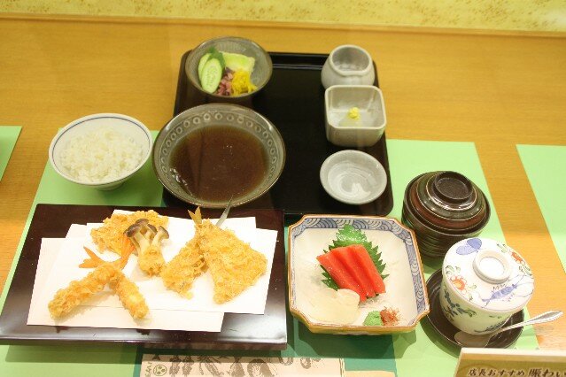 Tempura set at Hagenten Tempura Restaurant Tokyo