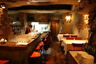 Lucian Italian Restaurant bar