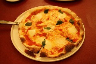 Papa Milano Italian Restaurnat pizza main meal