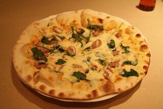 Pizza at Il Guattero Italian Restaurant Tokyo