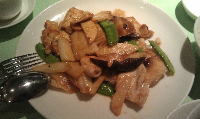 Sauteed Chicken with spicy sauce at Rogairo Chinese Restaurant