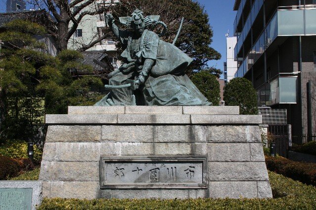 Shibaraku statue at Sensoji Temple